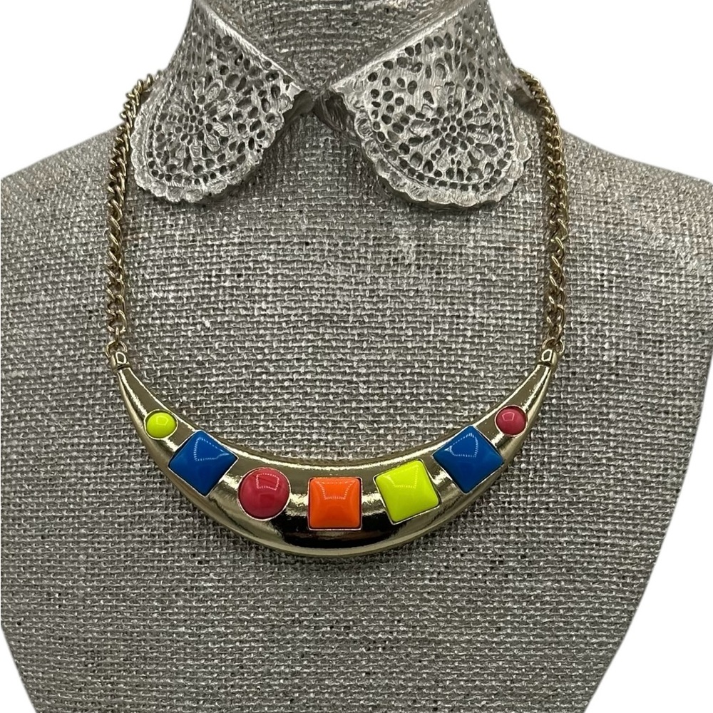 Multi color fashion statement necklace